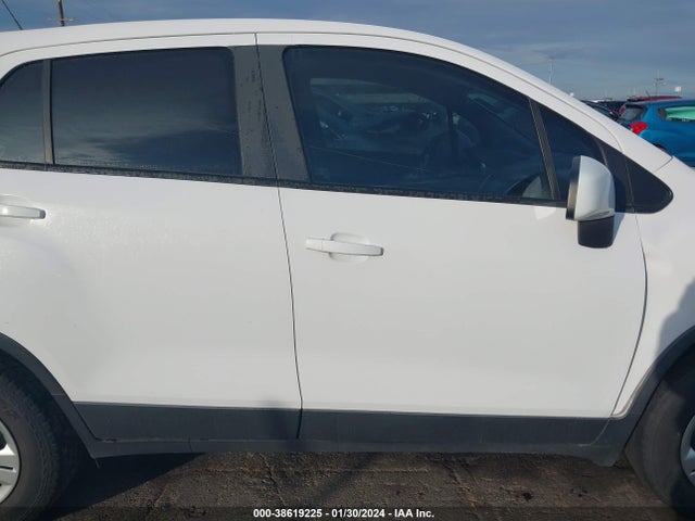 Chevrolet TRAX LS 2018 3GNCJKSB0JL355573 Image 14