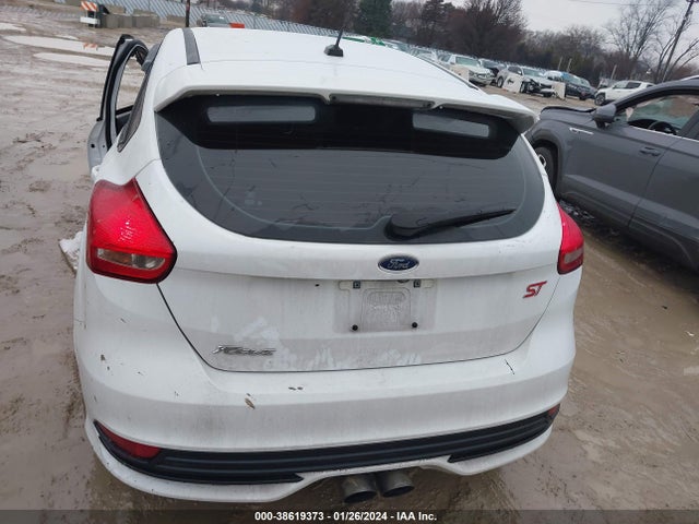 Ford Focus 2018 1FADP3L9XJL289371 Image 16