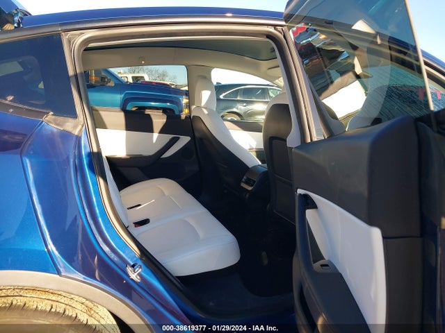 5YJYGDED7MF115221 Tesla Model Y Standard Range Rear-wheel Drive