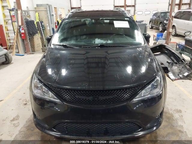 Продаж на аукціоні авто 2018 Chrysler Pacifica Touring L, vin: 2C4RC1BGXJR214354, номер лоту: 38619379
