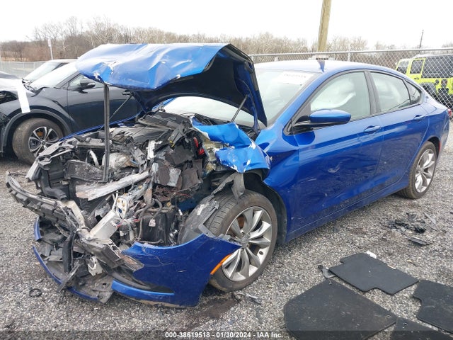 Chrysler 200 S 2015 1C3CCCBBXFN643928 Image 2