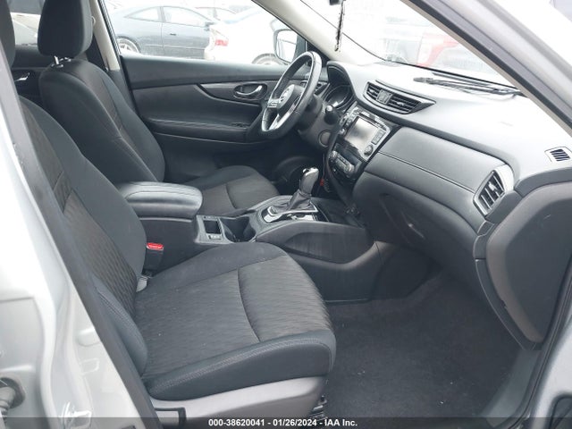 2017 NISSAN ROGUE SV VIN: 5N1AT2MVXHC843741