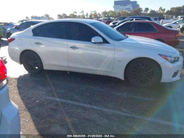 2018 INFINITI Q50 3.0T LUXE VIN: JN1EV7AP9JM352695