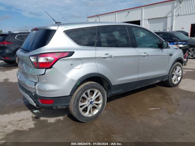 1FMCU0GD7HUE39870 Ford ESCAPE SE