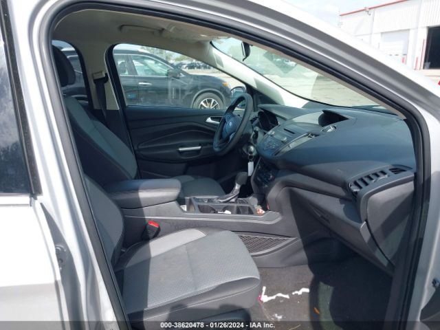 1FMCU0GD7HUE39870 Ford ESCAPE SE