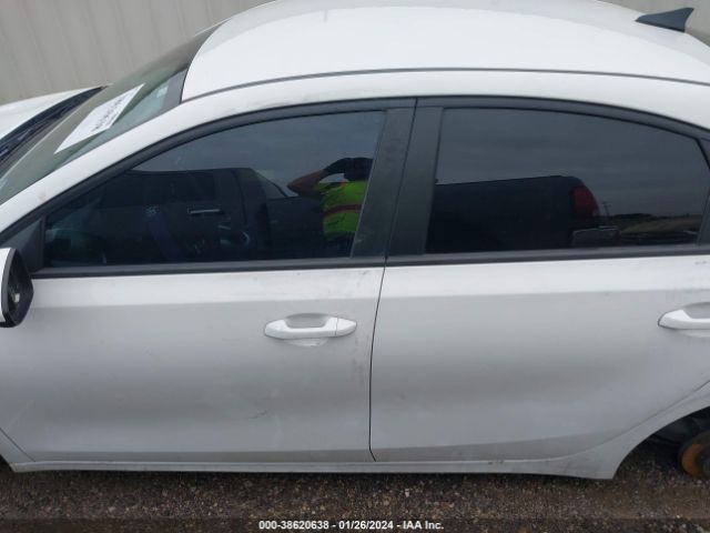 3KPF24AD9ME289552 KIA FORTE FE