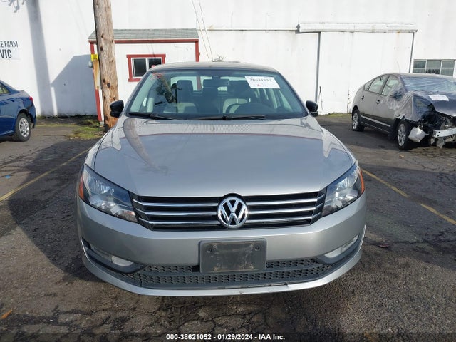 1VWBT7A39EC098370 Volkswagen Passat 1.8t Sport