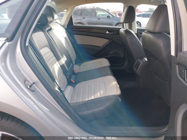 1VWBT7A39EC098370 Volkswagen Passat 1.8t Sport