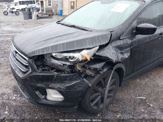 1FMCU0GD8HUD81414 Ford ESCAPE SE