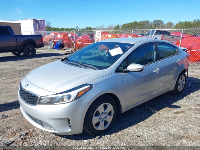 KIA FORTE LX 2017 3KPFK4A72HE117508 Image 2