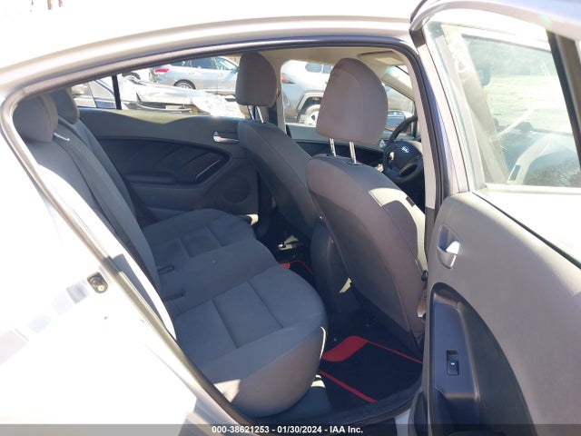 KIA FORTE LX 2017 3KPFK4A72HE117508 Image 8