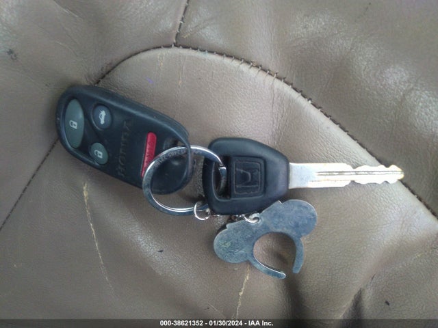 2002 HONDA ACCORD 3.0 EX VIN: 1HGCG165X2A005285