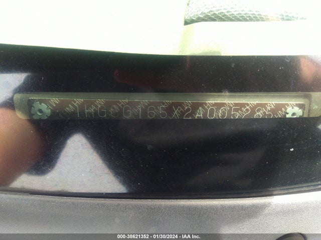 2002 HONDA ACCORD 3.0 EX VIN: 1HGCG165X2A005285