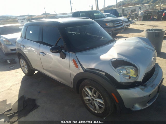 2011 MINI COOPER COUNTRYMAN WMWZB3C58BWM01223 Photo 0