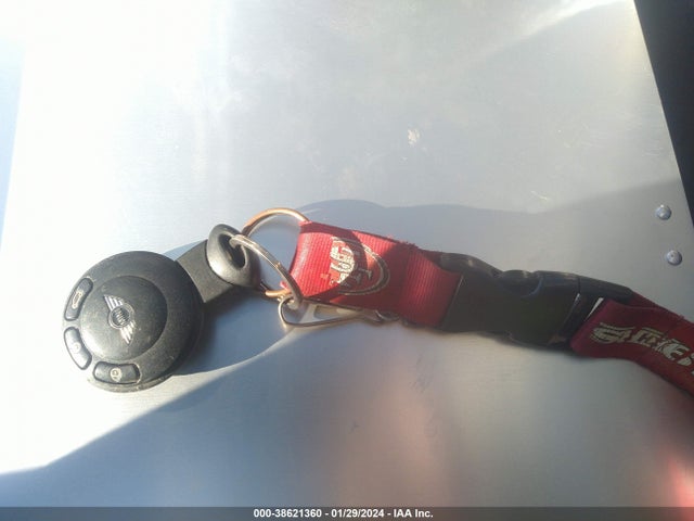 2011 MINI COOPER COUNTRYMAN WMWZB3C58BWM01223 Photo 10