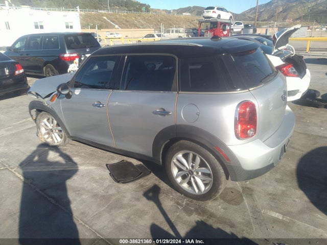 2011 MINI COOPER COUNTRYMAN WMWZB3C58BWM01223 Photo 2