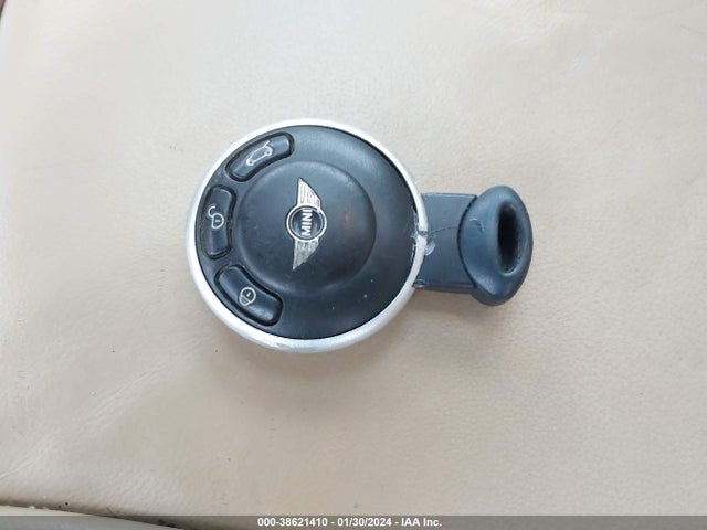 2010 MINI COOPER S WMWMF7C58ATX43695 Photo 10