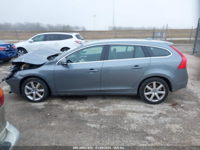 YV140MEKXH1359276 Volvo V60 T5 Premier