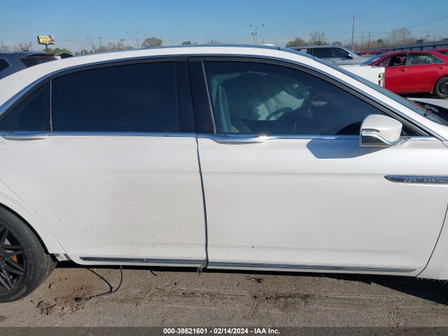 Lincoln Continental Select 2018 1LN6L9SK2J5610227 Image 13