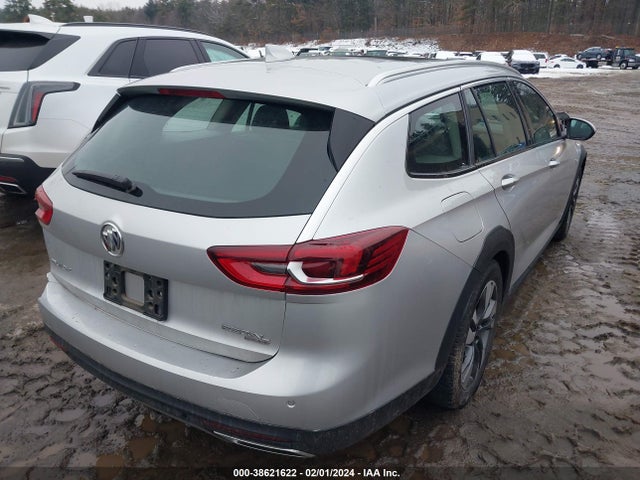 W04GV8SX4J1093684 Buick Regal Tourx Essence