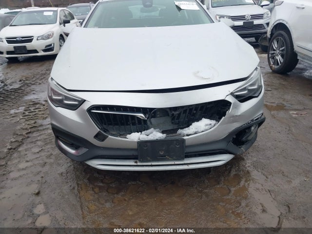 W04GV8SX4J1093684 Buick Regal Tourx Essence