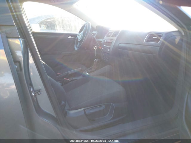 2011 VOLKSWAGEN JETTA 2.0L S VIN: 3VW2K7AJ4BM367824