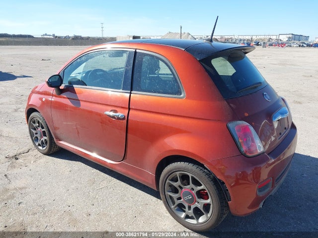 2013 FIAT 500 3C3CFFBR4DT746362 Photo 2