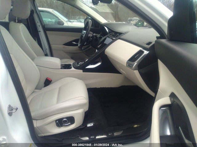 2021 JAGUAR E-PACE SADFP2FX2M1019739 Photo 4