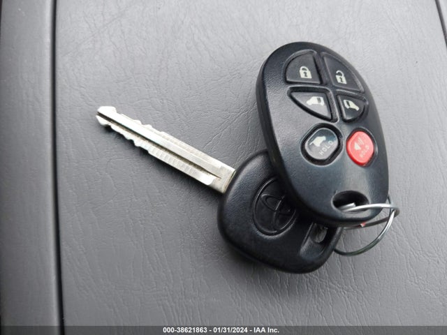 2006 TOYOTA SIENNA XLE VIN: 5TDBA22C06S075974