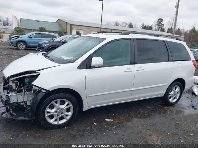 2006 TOYOTA SIENNA XLE VIN: 5TDBA22C06S075974