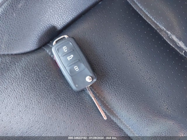 2014 VOLKSWAGEN JETTA 1.8T SE VIN: 3VWD07AJ0EM302035