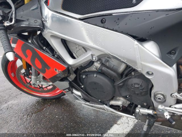 2017 APRILIA RSV4 ZD4KEU002HS000829 Photo 8