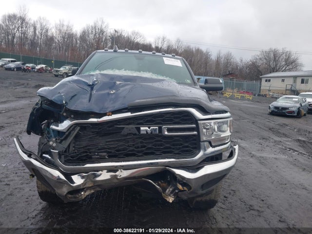 3C6UR5CJ1MG638985 RAM 2500 Tradesman  4x4 6'4 Box