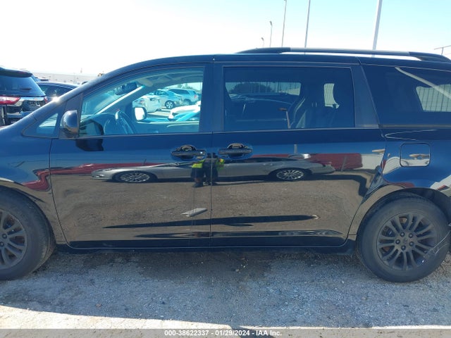 Toyota Sienna Xle 8 Passenger 2017 5TDYZ3DC5HS826446 Image 15