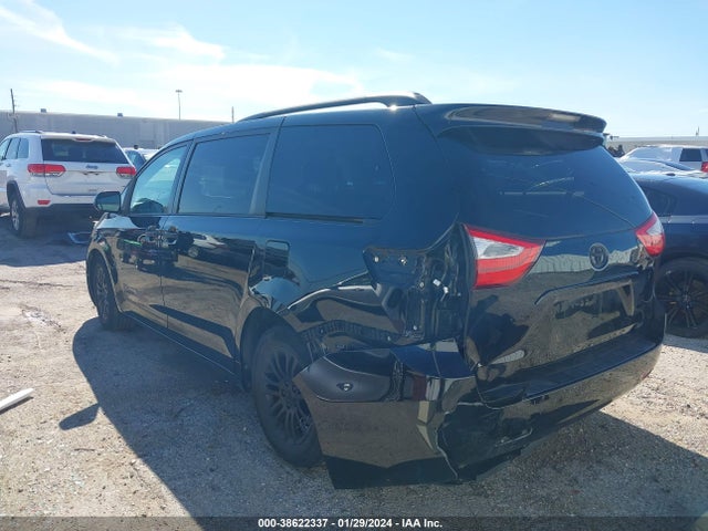 Toyota Sienna Xle 8 Passenger 2017 5TDYZ3DC5HS826446 Image 3