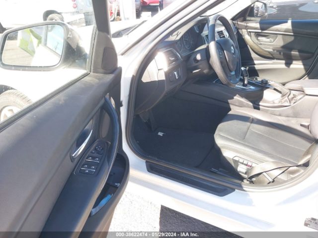 WBA8E1G55JNU93011 BMW 320i