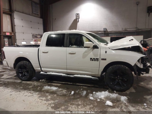 RAM 1500 Night  4x4 5'7 Box 2017 1C6RR7MT1HS850592 Image 14