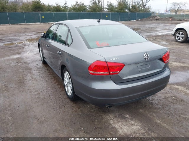 1VWAT7A3XFC100673 Volkswagen Passat 1.8t S