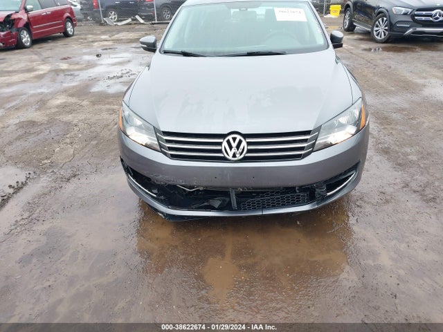 1VWAT7A3XFC100673 Volkswagen Passat 1.8t S