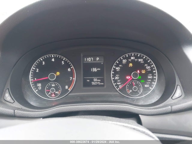 1VWAT7A3XFC100673 Volkswagen Passat 1.8t S