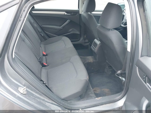 1VWAT7A3XFC100673 Volkswagen Passat 1.8t S