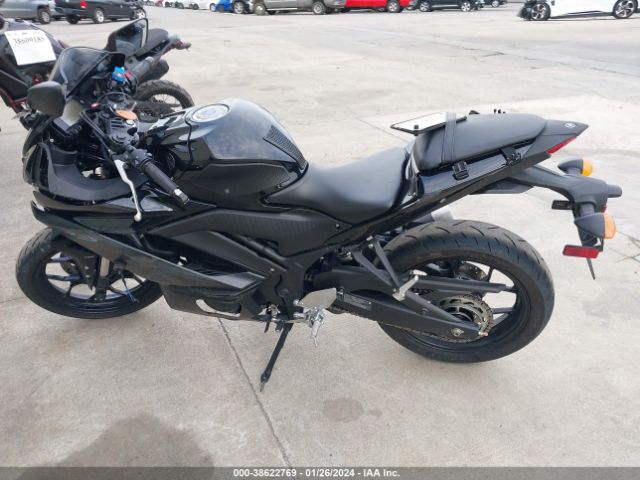 2023 YAMAHA YZFR3 MH3RH18Y1PK012092 Photo 8