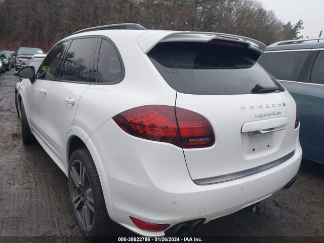2013 PORSCHE CAYENNE WP1AC2A20DLA90101 Photo 2