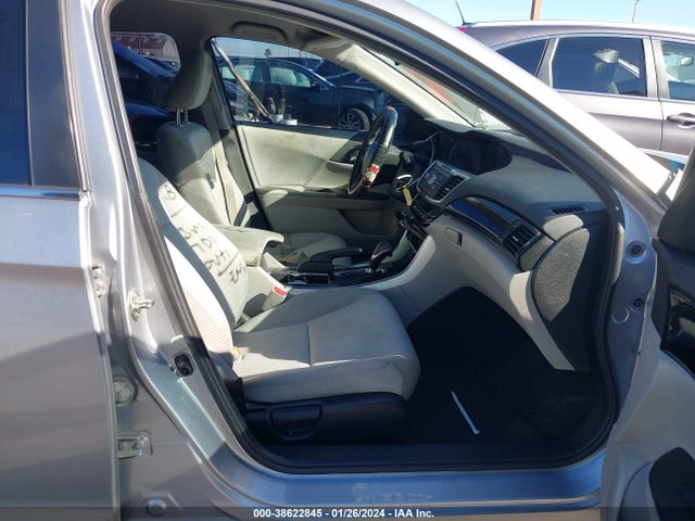 Honda ACCORD LX 2017 1HGCR2F3XHA166548 Image 5