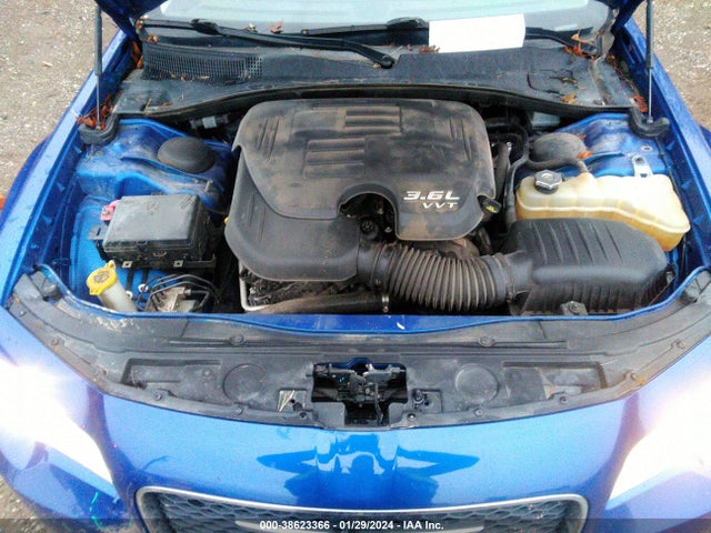 2C3CCARG4JH175122 Chrysler 300 Touring L Awd