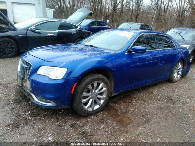 2C3CCARG4JH175122 Chrysler 300 Touring L Awd