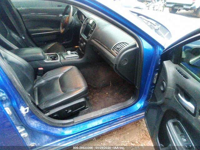 2C3CCARG4JH175122 Chrysler 300 Touring L Awd