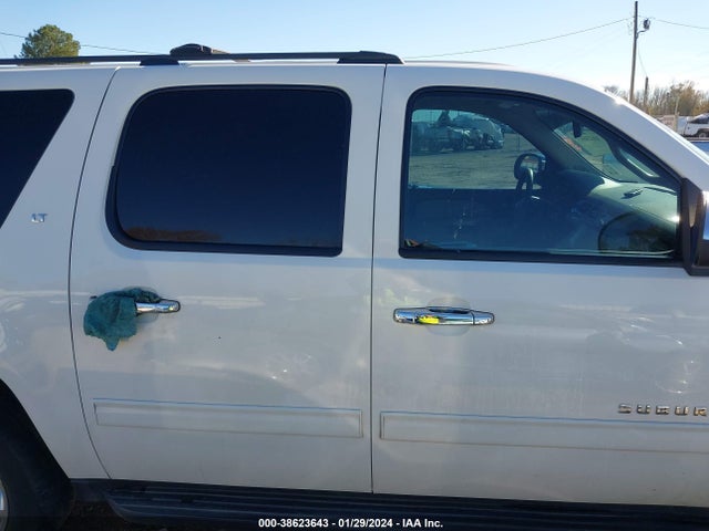 Chevrolet Suburban 1500 Lt 2014 1GNSCJE01ER101850 Image 13