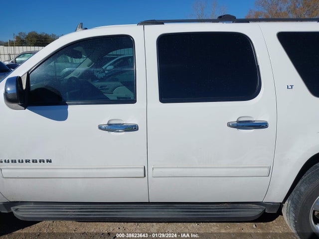 Chevrolet Suburban 1500 Lt 2014 1GNSCJE01ER101850 Image 14