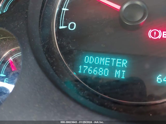 Chevrolet Suburban 1500 Lt 2014 1GNSCJE01ER101850 Image 15
